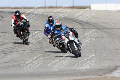 media/Nov-26-2023-TrackDaz (Sun) [[64ad8cfd8f]]/Mock Race/Outside Grapevine/